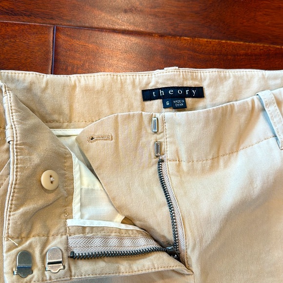 THEORY size 6 cream color capri khakis in new condition - Picture 3 of 5